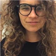 Profesora de guion para cine, series y teatro, apto para cualquiera que quiera contar una historia y no sabe por dónde empezar ni cómo